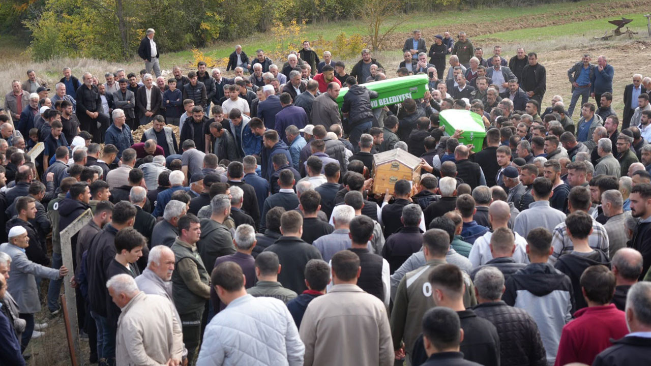 Tarla kavgasında ölen 4 Kişi yan yana defnedildi: Kastamonu’nda gözyaşları sel oldu
