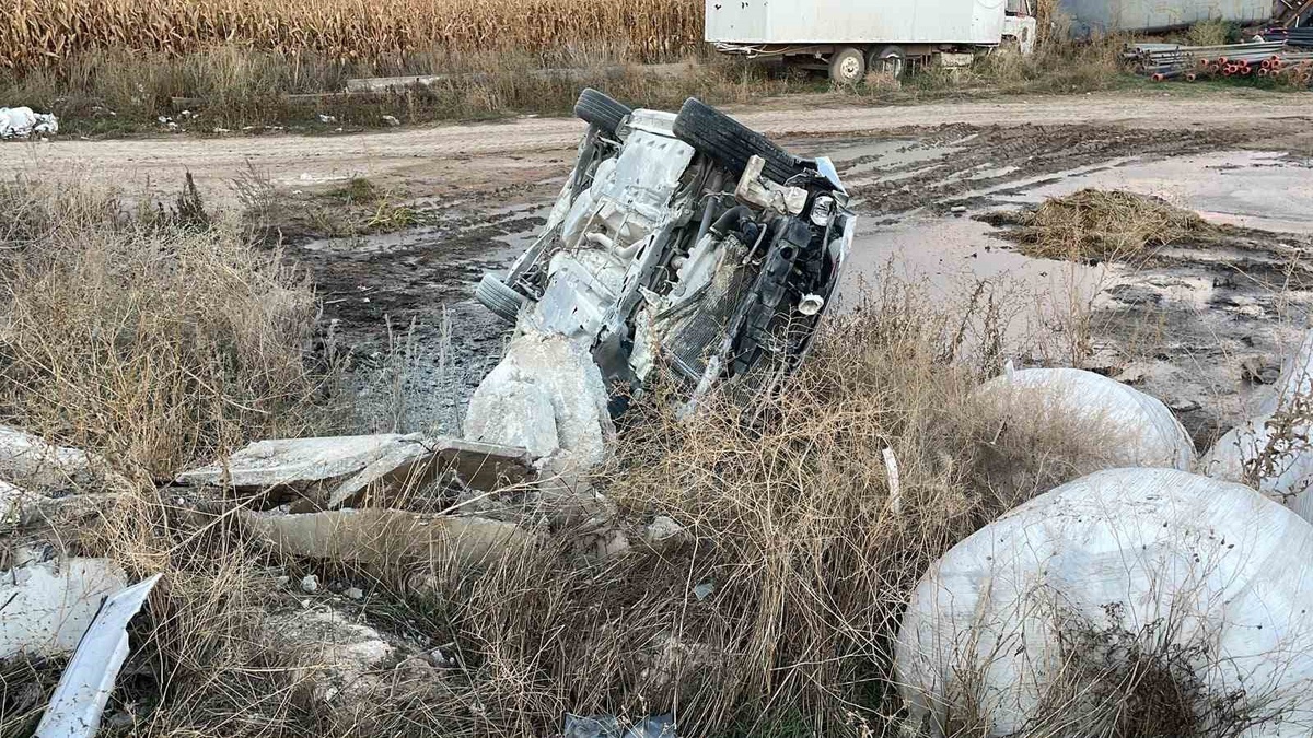 Karaman’da kontrolden çıkan otomobil takla atıp alev aldı, 1 kişi yaralandı